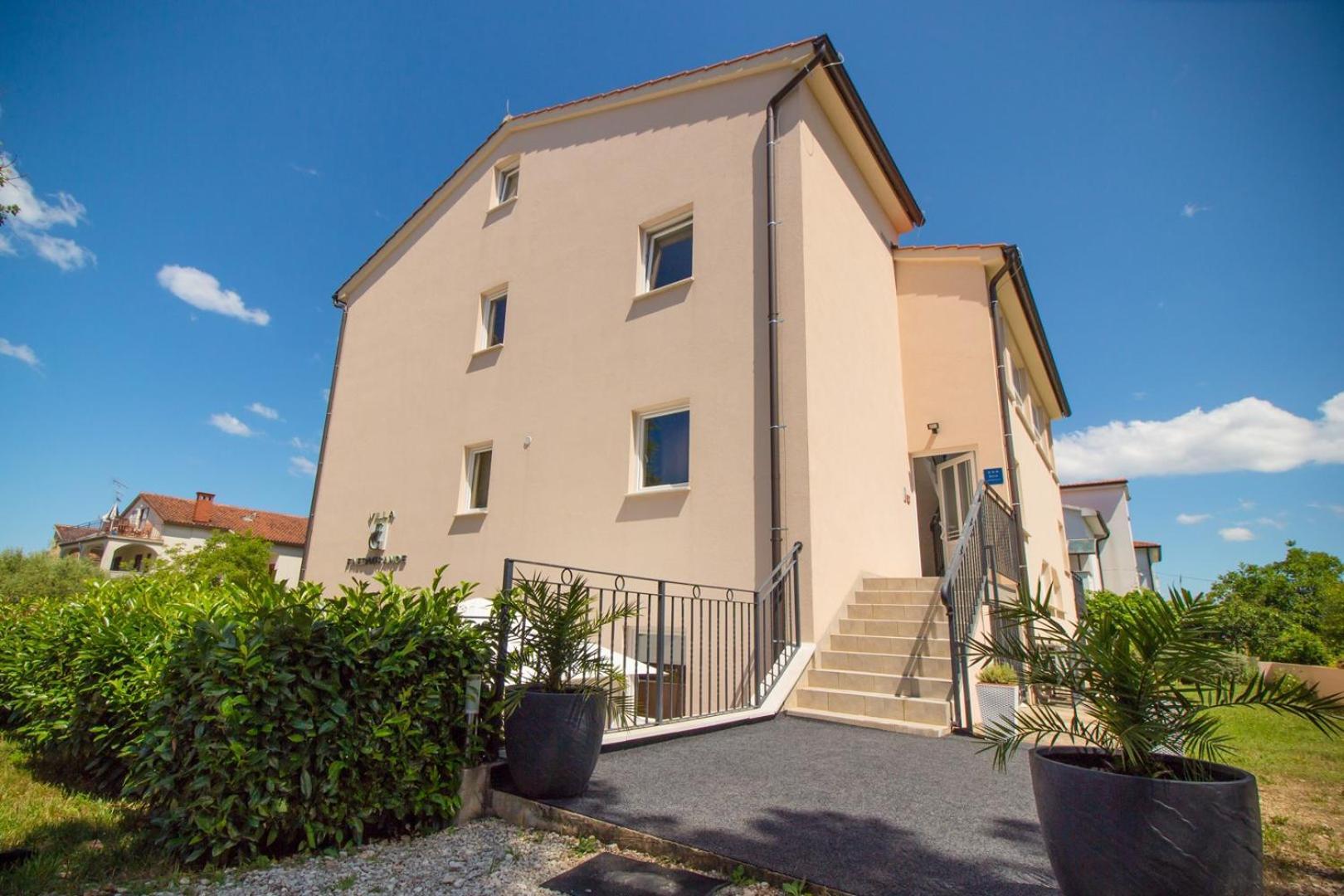Fineda Grande Apartments Porec Exterior photo